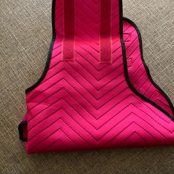 ❌SOLD❌NIB Pink Thunder Shirt - Size Small - Picture 4 of 6